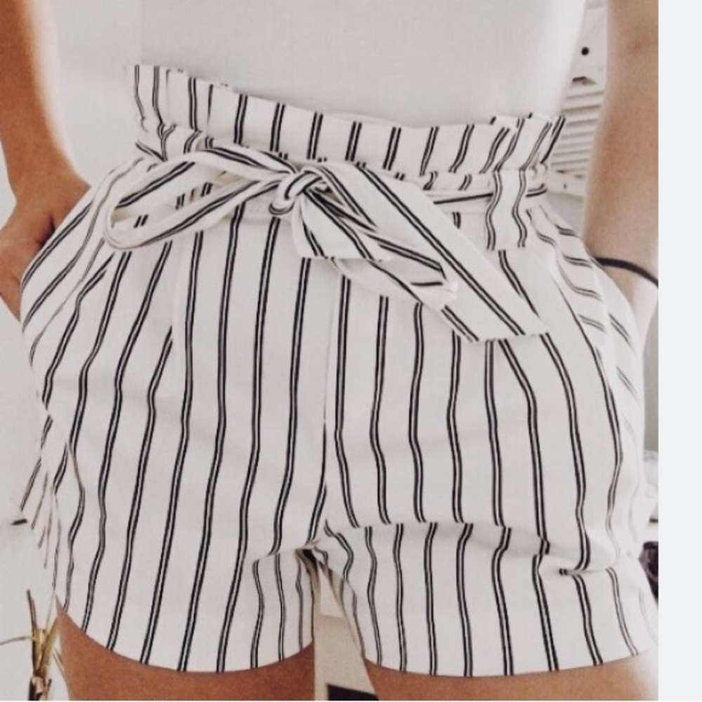 ZARA Tiefront High Waisted
Striped Shorts Size: Small - Picture 12 of 12